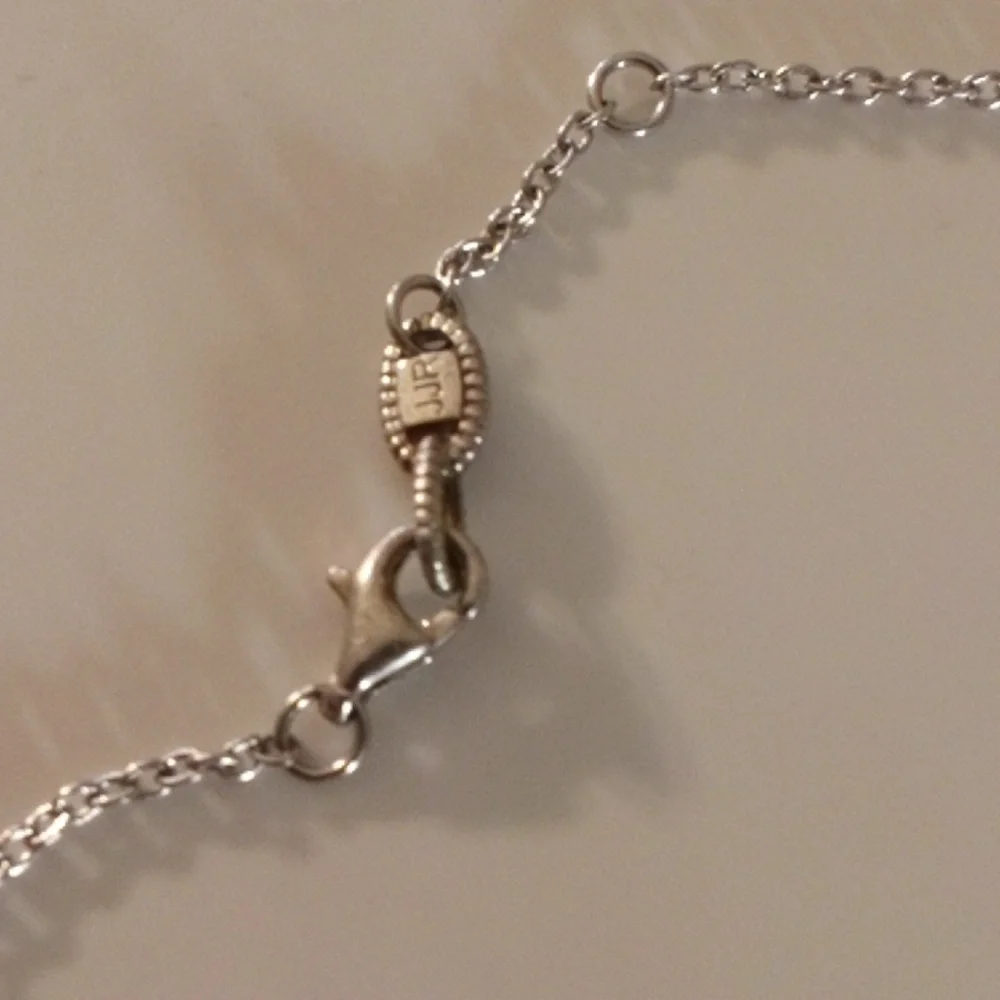 (FRIENDS) STERLING SILVER NECKLACE